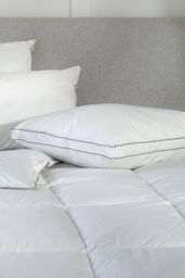 Soak&Sleep Soft As Down Microfibre Standard Pillow - Medium/Firm in White - thumbnail 1