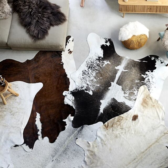 Berkfield Home Real Cow Hide Rug Black & White 150x170 cm - Size: 100 cm diameter - image 1