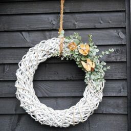 Ivyline Rattan Wreath White Diam 50Cm - Made of Kubu Rattan - On trend design - thumbnail 2