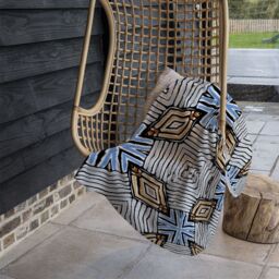 Benjamin Tate Design Abstract Geometric Roughly Hatched Shapes Blanket in Natural - Size: 120 cm x 150 cm - thumbnail 4
