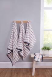 Rapport Home Santa Cruz Pure Cotton Striped Face, Hand, Bath Towel & Bath Sheet Set in White - thumbnail 3