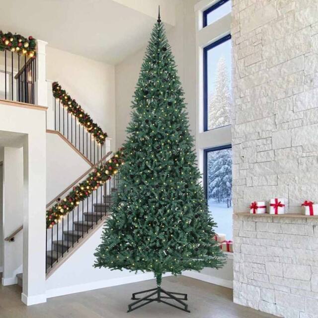 Berkfield Home Artificial Pre-lit Christmas Tree with Ball Set Green 500 cm - image 1