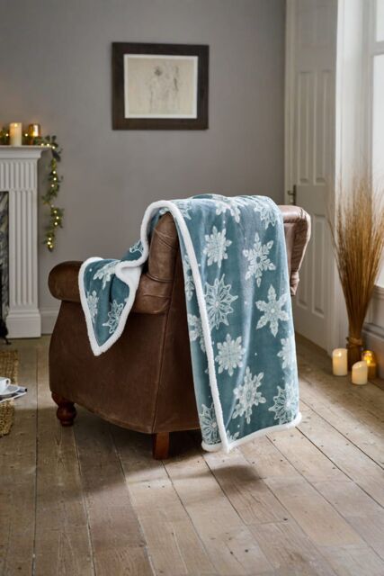 Deyongs Flurry Blue Snowflake Fleece Sherpa Throw - 130 x 170cm Soft Blanket - 1846 in Light Blue - Size: 130 cm x 170 cm - image 1