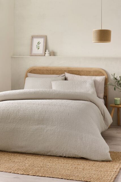 Catherine Lansfield 'Crinkle Seersucker' Duvet Cover Set in Natural - Size: Single - image 1