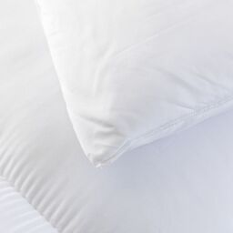 Snug City Winter Extra Warm 15 Tog Microfibre Soft Like Down Duvet + 2 Pillows Non Allergenic Hollow Filling in White - Size: Super King - thumbnail 3