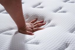 Birlea SleepSoul Heaven 2000 Mattress Memory Foam Pocket Sprung in White - Size: King - thumbnail 5