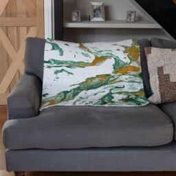 Benjamin Tate Design Green & Golden Marble Blanket in Natural - Size: 120 cm x 150 cm - thumbnail 2