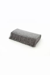 The Lyndon Company Arthington Faux Cashmere 640gsm Supersoft Yarn Jacquard Throw in Grey - Size: 130 cm x 180 cm - thumbnail 2