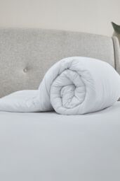 Catherine Lansfield 'So Soft Hollowfibre' Duvet in White - Size: Super King - thumbnail 1