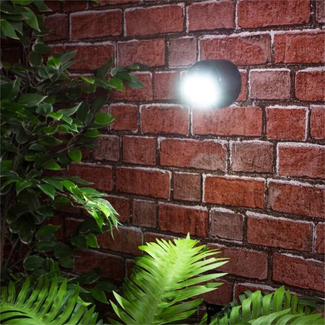 St Helens MOTION SENSOR LED LIGHT, BLACK - image 1