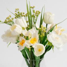 Scottish Everlastings Ltd 33cm Mixed White Floral in Glass Vase - thumbnail 2