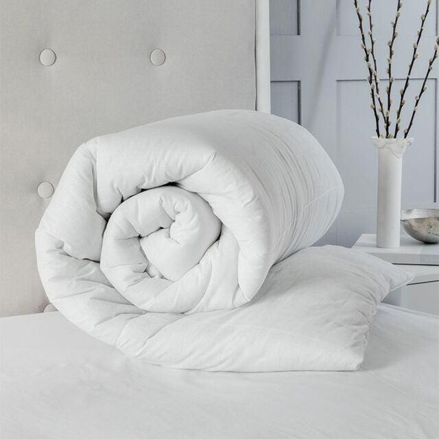 Snug City Anti Allergy Winter Duvet 13.5 Tog Microfibre & Anti Allergy Hollowfibre Filling in White - Size: Double - image 1