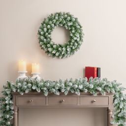 Christow Christmas Wreath Frosted Green Artificial Door Decoration 45cm (S) 60cm (L) - Size: Large - thumbnail 2