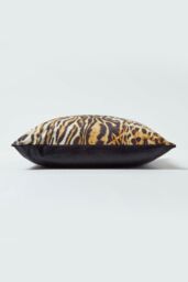 Homescapes Tiger Print Velvet Cushion 46 x 46 cm in Gold - thumbnail 4
