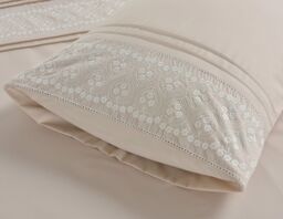 Rapport Home Charlotte Embroidered Polyester Floral Duvet Cover Set with Pillowcase in Natural - Size: Double - thumbnail 2
