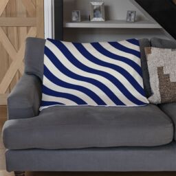 Benjamin Tate Design Wavey Lines Blanket in Natural - Size: 120 cm x 150 cm - thumbnail 2