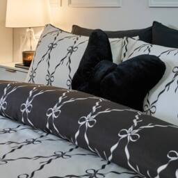 OHS Bow Lattice Microfibre Reversible Duvet Cover Set with Pillowcase in White - Size: King - thumbnail 3