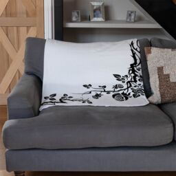 Benjamin Tate Design Rose & Vine Silhouette Blanket in Natural - Size: 120 cm x 150 cm - thumbnail 2