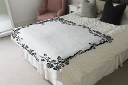 Benjamin Tate Design Rose & Vine Silhouette Blanket in Natural - Size: 120 cm x 150 cm - thumbnail 3