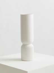 Orsina Sturdy Ceramic Design Vase, Spacious Flower Ceramic Vase, Lightweight Vase For Artificial Flowers in White - thumbnail 3