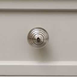 Melody Maison Round Shiny Silver Swirl Detailed Drawer Knob - thumbnail 3