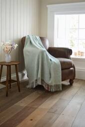 The Lyndon Company Arthington Faux Cashmere 640gsm Supersoft Yarn Jacquard Throw in Green - Size: 130 cm x 180 cm - thumbnail 4