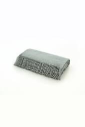 The Lyndon Company Arthington Faux Cashmere 640gsm Supersoft Yarn Jacquard Throw in Green - Size: 130 cm x 180 cm - thumbnail 2