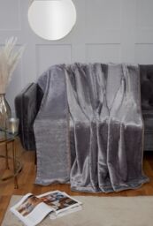 Rapport Home Dyed Mink Faux Fur Polyester Super Soft Cosy Plain Throw in Silver - Size: 150 cm × 200 cm - thumbnail 1