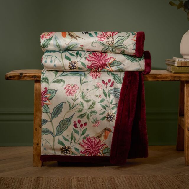 Wylder Beatrice Floral Faux Fur Throw - Size: 130 cm x 180 cm - image 1