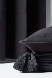 Homescapes Cotton Rajput Ribbed Cushion Cover in Black - Size: 60 cm x 60 cm - thumbnail 5