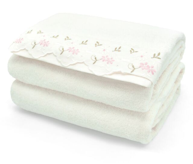 Velosso Elegant Floral Embroiderd Cotton Guest Towels in Cream