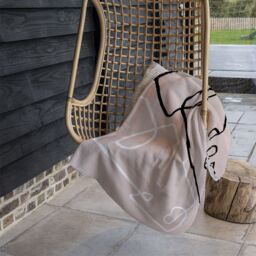 Benjamin Tate Design line art of two faces Designer Blanket in Natural - Size: 120 cm x 150 cm - thumbnail 3