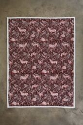 Deyongs Woodland Folk Wine Heated Sherpa Throw - 140x180cm Soft Fleece & Sherpa Lining - 1846 - Size: 140 cm x 180 cm - thumbnail 4