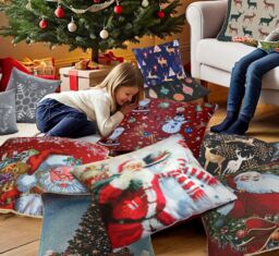 Luxury Living Christmas Snowman Decorative Cushion With Pad 45cm x 45cm in Red - Size: 45 cm x 45 cm - thumbnail 3