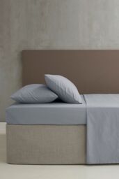 Catherine Lansfield 'Easy Iron Percale' Combed Polycotton 35cm Depth Sheet in Grey - Size: Double Fitted - thumbnail 2