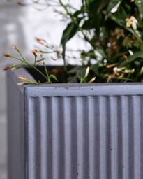 Dibor Small Slate Grey Ribbed Finish Fibre Clay Indoor Outdoor Garden Plant Pots Houseplant Flower Planter H25 x W25cm - thumbnail 3