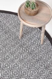 Homescapes Trance Black & White Diamond Pattern Fibre Rug - Size: 120 cm x 170 cm - thumbnail 3