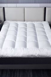 Ezysleep 4 Inch Thick Super Soft Mattress Topper in White - Size: Small Double - thumbnail 3