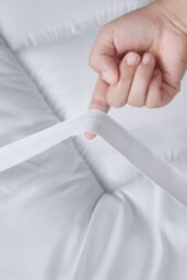 Ezysleep 4 Inch Thick Super Soft Mattress Topper in White - Size: Small Double - thumbnail 2
