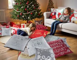Luxury Living Christmas Bright Decorative Cushion With Pad 45cm x 45cm in Red - Size: 45 cm x 45 cm - thumbnail 4