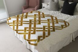 Benjamin Tate Design Gold Geometric Chain Blanket in Natural - Size: 120 cm x 150 cm - thumbnail 3