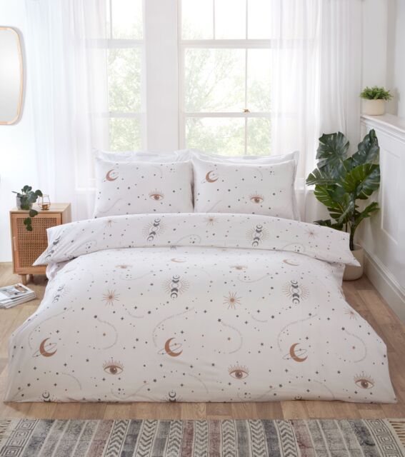 Rapport Home Manifesting Polycotton Duvet Cover Set With Pillowcase in White - Size: King - image 1