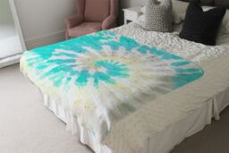 Benjamin Tate Design Tie Dye Pattern Shibori Print Blanket in Natural - Size: 120 cm x 150 cm - thumbnail 3