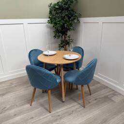 Life Interiors Lucia Dining Set Round Oak Table + 4 Velvet Dining Chairs in Blue - thumbnail 1