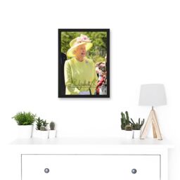 Artery8 The Queen In Yellow Elizabeth II Signature Photo Artwork Framed Wall Art Print A4 in Black - thumbnail 2