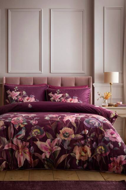 Soiree 'Tatiana' Velvet Duvet Cover Set in Plum - Size: Double - image 1
