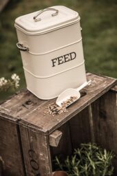 Living Nostalgia Antique Cream Feed Tin with Metal Scoop - thumbnail 2