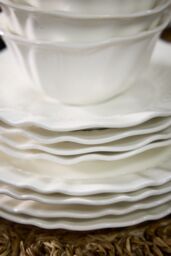 Dibor Set of 12 Four Person Royal White Christmas Dinner Set Christmas Crockery Set - Size: 12 Pack - thumbnail 2