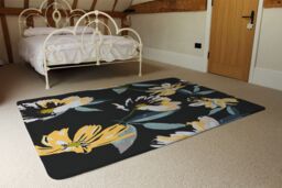 Benjamin Tate Design Yellow Flowers On Green Rug in Natural - Size: Large - thumbnail 3