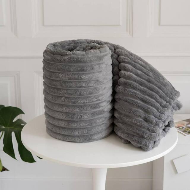 Homes-Linen Chunky Ribbed Cord Faux Fur Velvet Touch Throw Blanket 200x240cm in Charcoal - Size: 200 cm x 240 cm - image 1